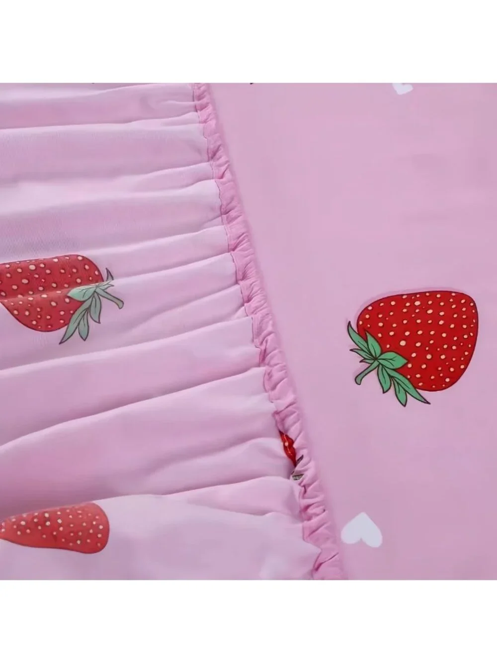 Queen Strawberry Print Bedding Set - 4 Pieces, Kawaii Flat & Fitted Sheets